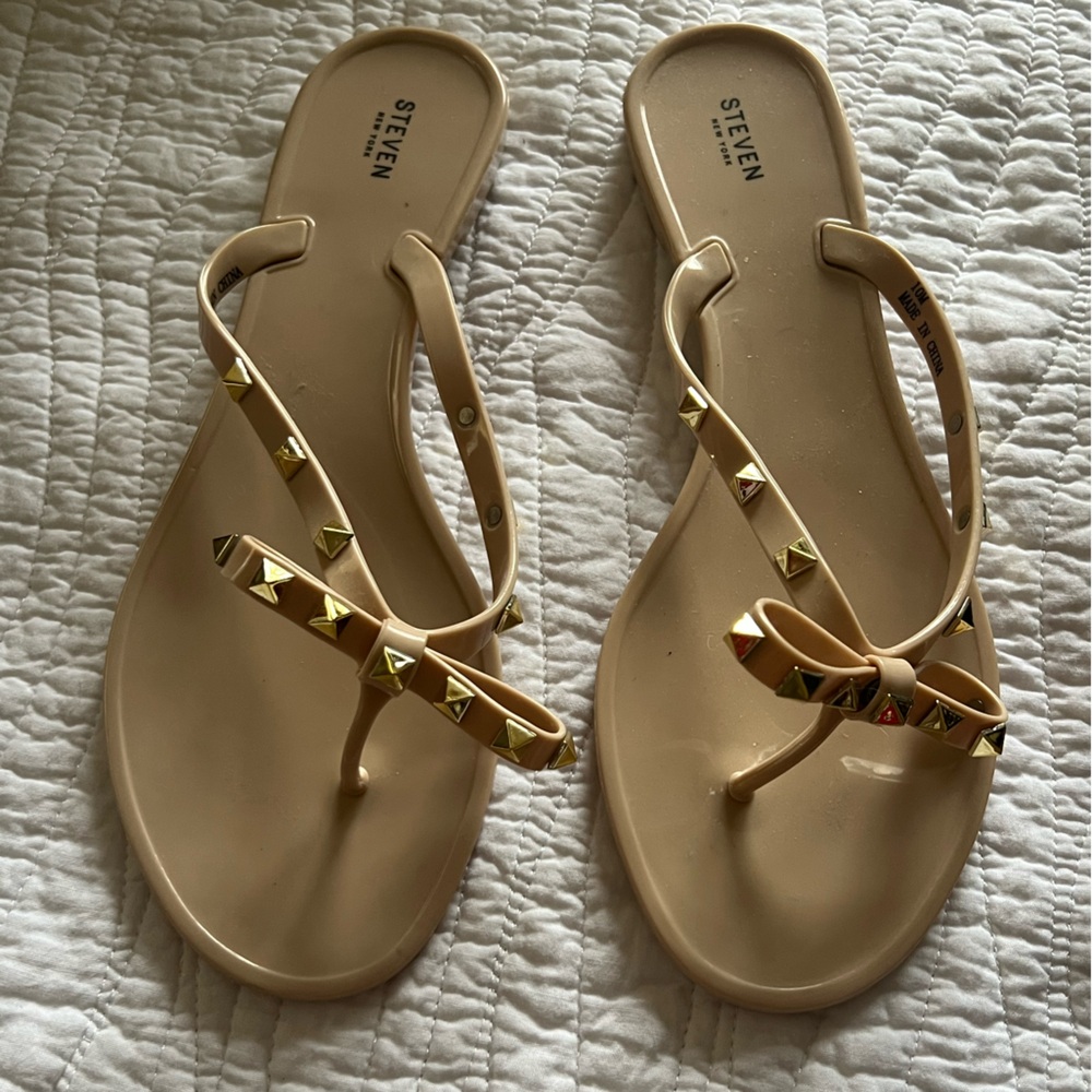 NEW!! Steven New York Flip Flips with stud / bow detail!